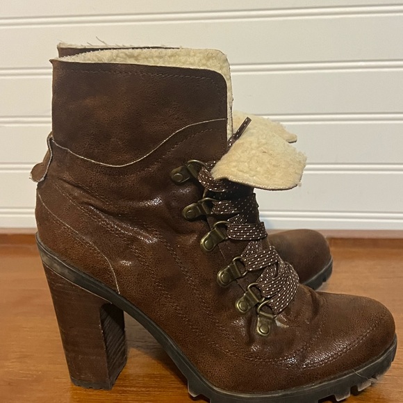 Nine West Vintage America Jana Jay Lace Up Heeled Ankle Boots Size 6.5 - Picture 3 of 5